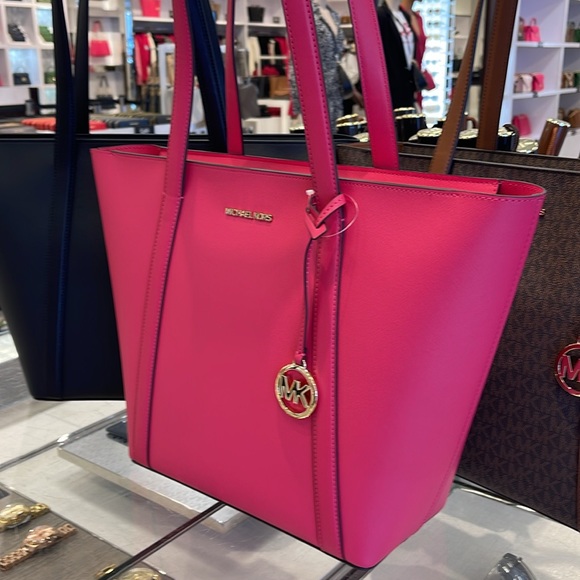 MICHAEL KORS 
Pratt Large Tote Shoulder Bag
COLOR ELECTRIC PINK 
NWT - Picture 4 of 16